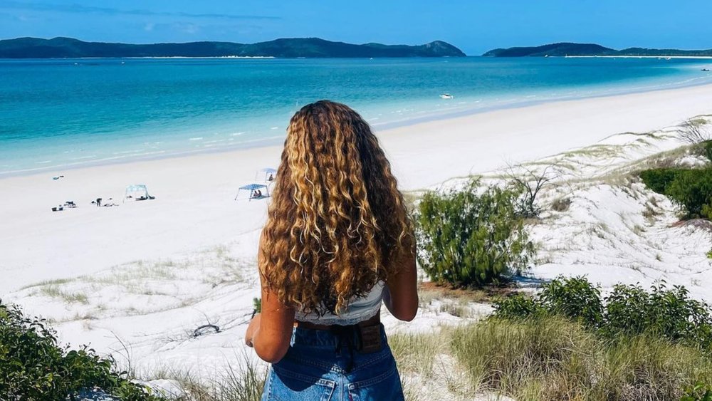 Paradise takes form in Whitehaven Beach! Image credits: @marawyrs
