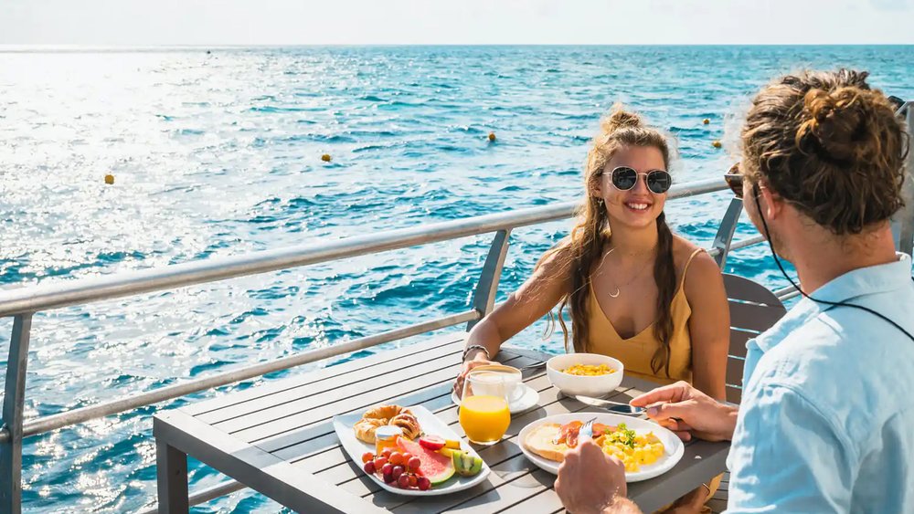 Feast on meals made from local produce! Image credits: cruisewhitsundays.com