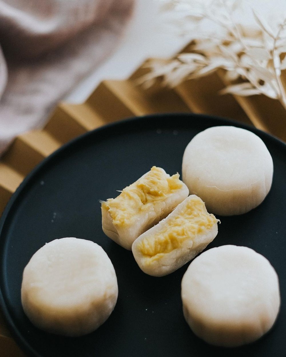 golden bites best musang king durian mooncake snowskin kl malaysia delivery