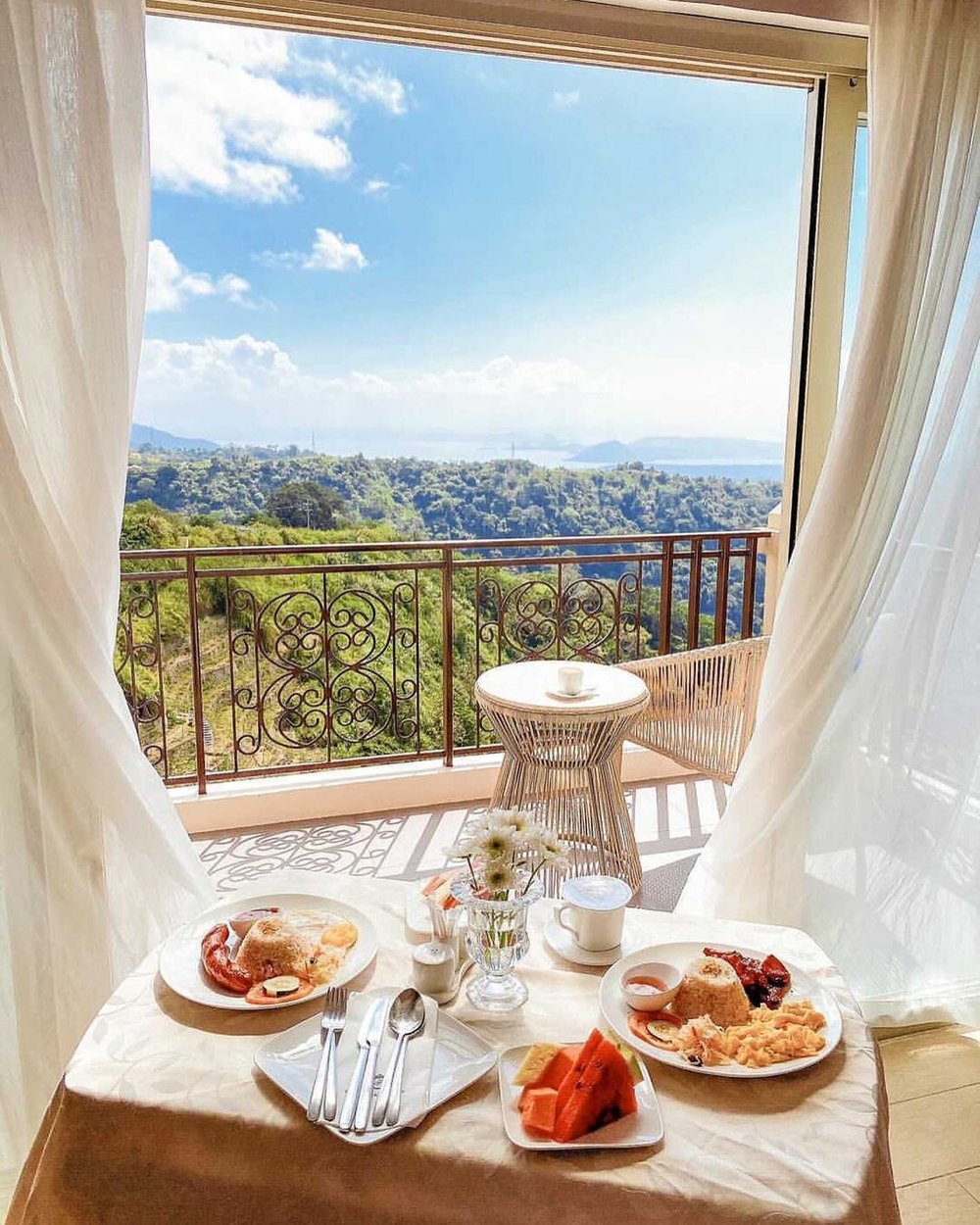 Breakfast In Tagaytay: 10 Hotels With The Best Breakfast Meals To Wake ...