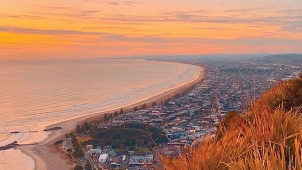 Get unobstructed views of the city skyline from the top of the mountain. Credit: @abbybarlowww on @mtmaunganui