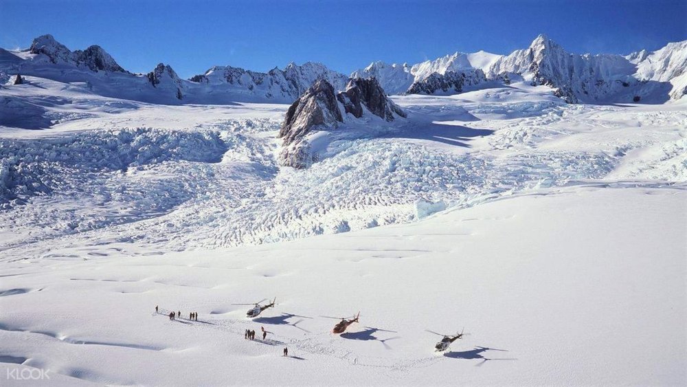 Explore the snowy Southern Alps via helicopter with this grand tour!