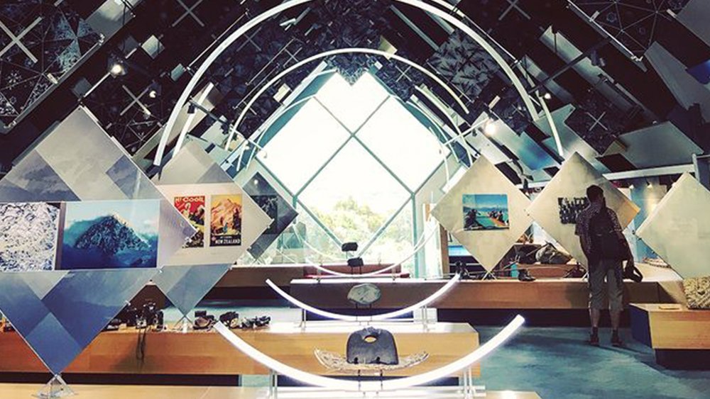 Take a peek at the local arts scene at the visitor centre. Image credit: @rachzika