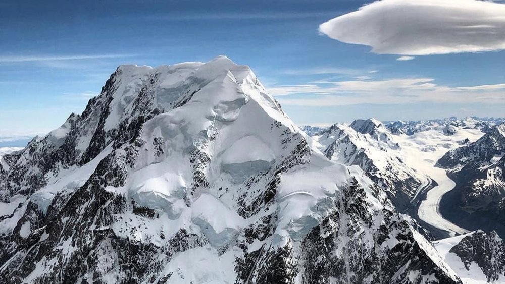 Admire New Zealand’s highest peak from the skies. Image credit: @inflite.nz on Instagram