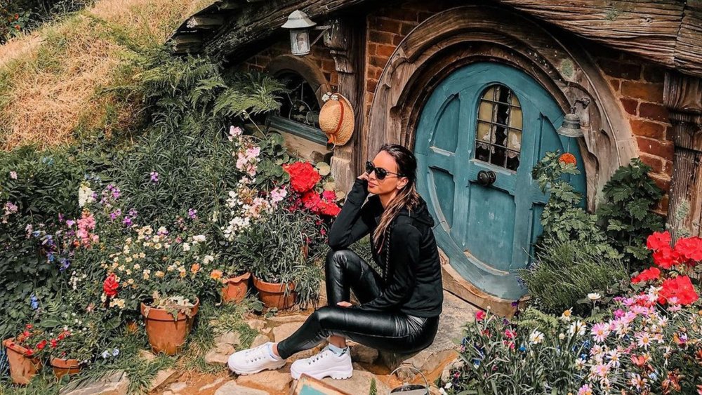  Visit one of the many Hobbit Holes inside Hobbiton. Credits: @turc.amanda