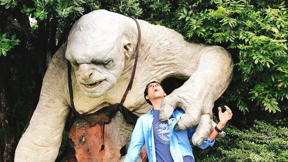 Beware of the giant troll! Credits: @ranamajid007