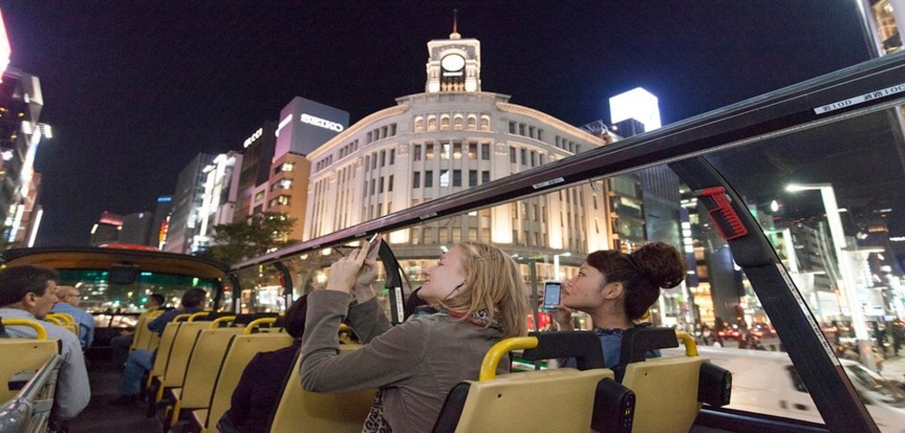 夜のスカイホップバス