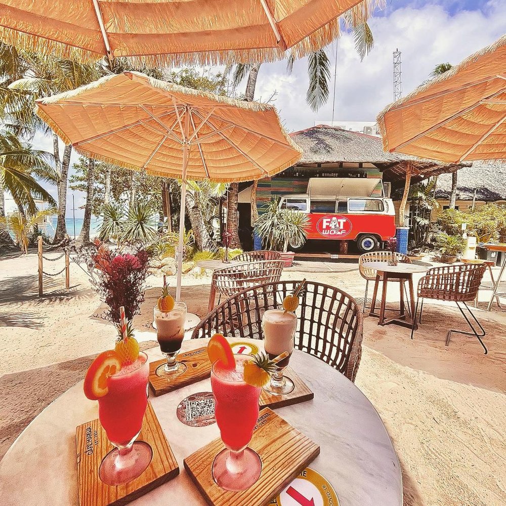 alcoholic beverages outdoor seating in boracay