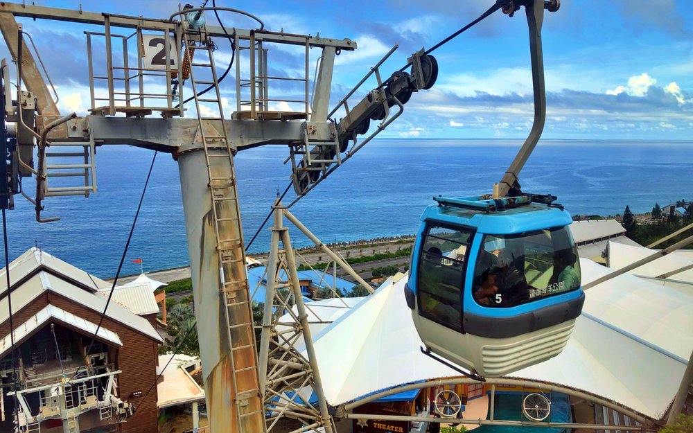 遠雄海洋公園設施：晴空纜車