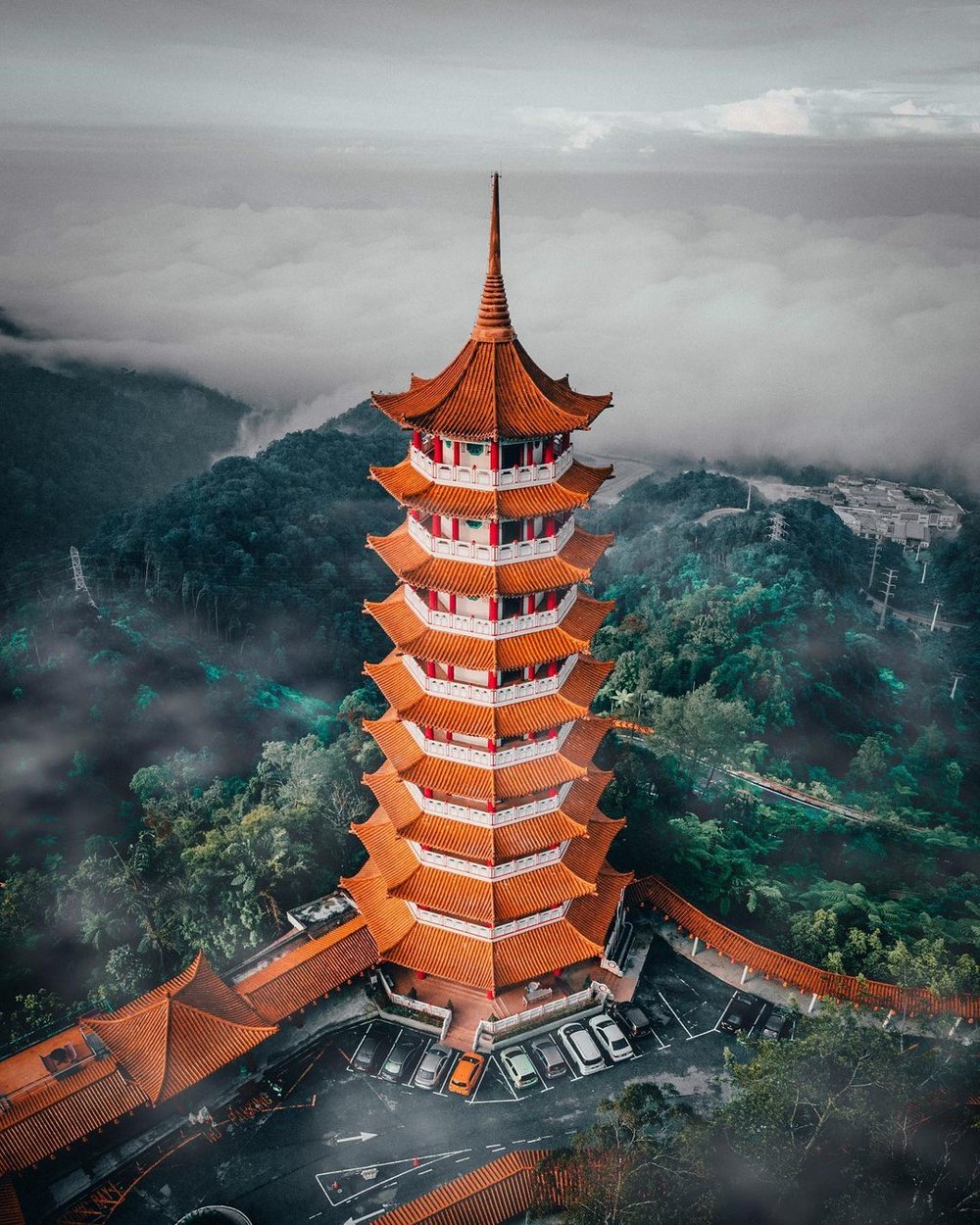 Chin Swee Caves Temple beautiful Buddhist religious site in Malaysia