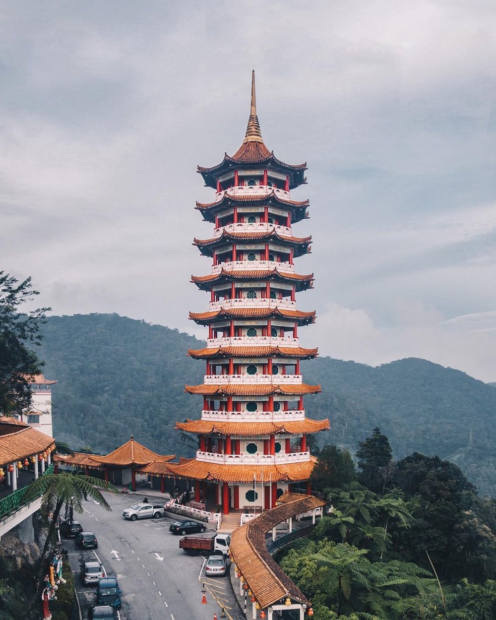 Chin Swee Caves Temple beautiful Buddhist religious site in Malaysia