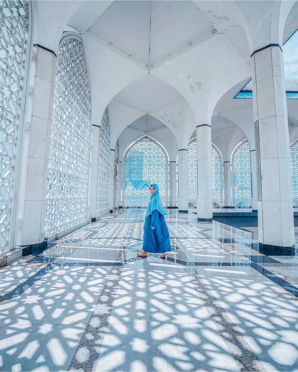 Masjid Sultan Salahuddin Abdul Aziz Shah iconic Muslim religious site in Malaysia
