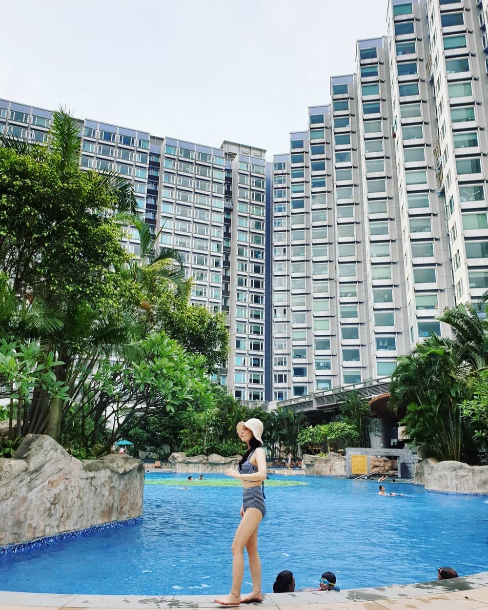 泳池夠大，具東南亞度假風