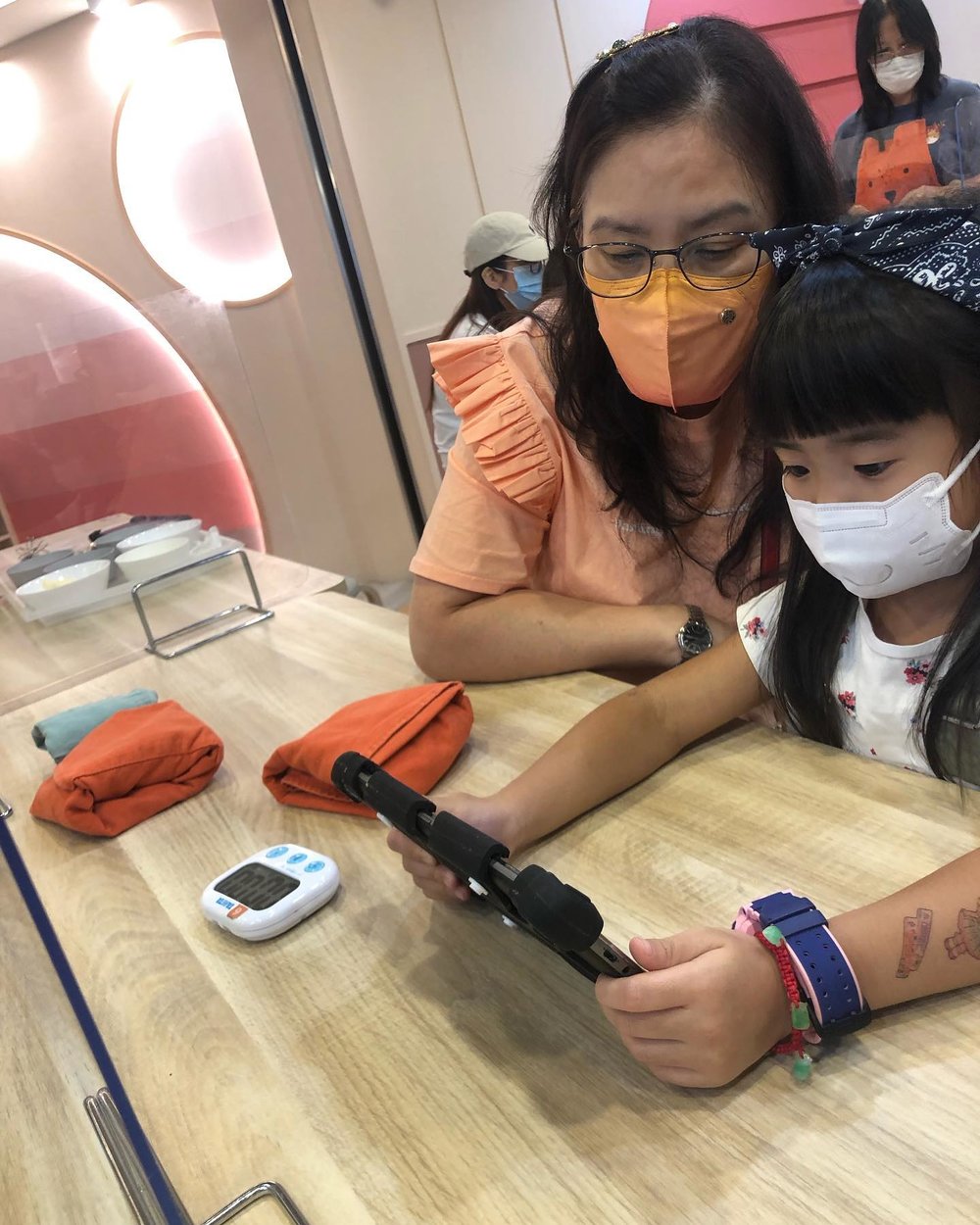 蛋糕班可看IPad跟著學習，好處是隨時可暫停或翻看