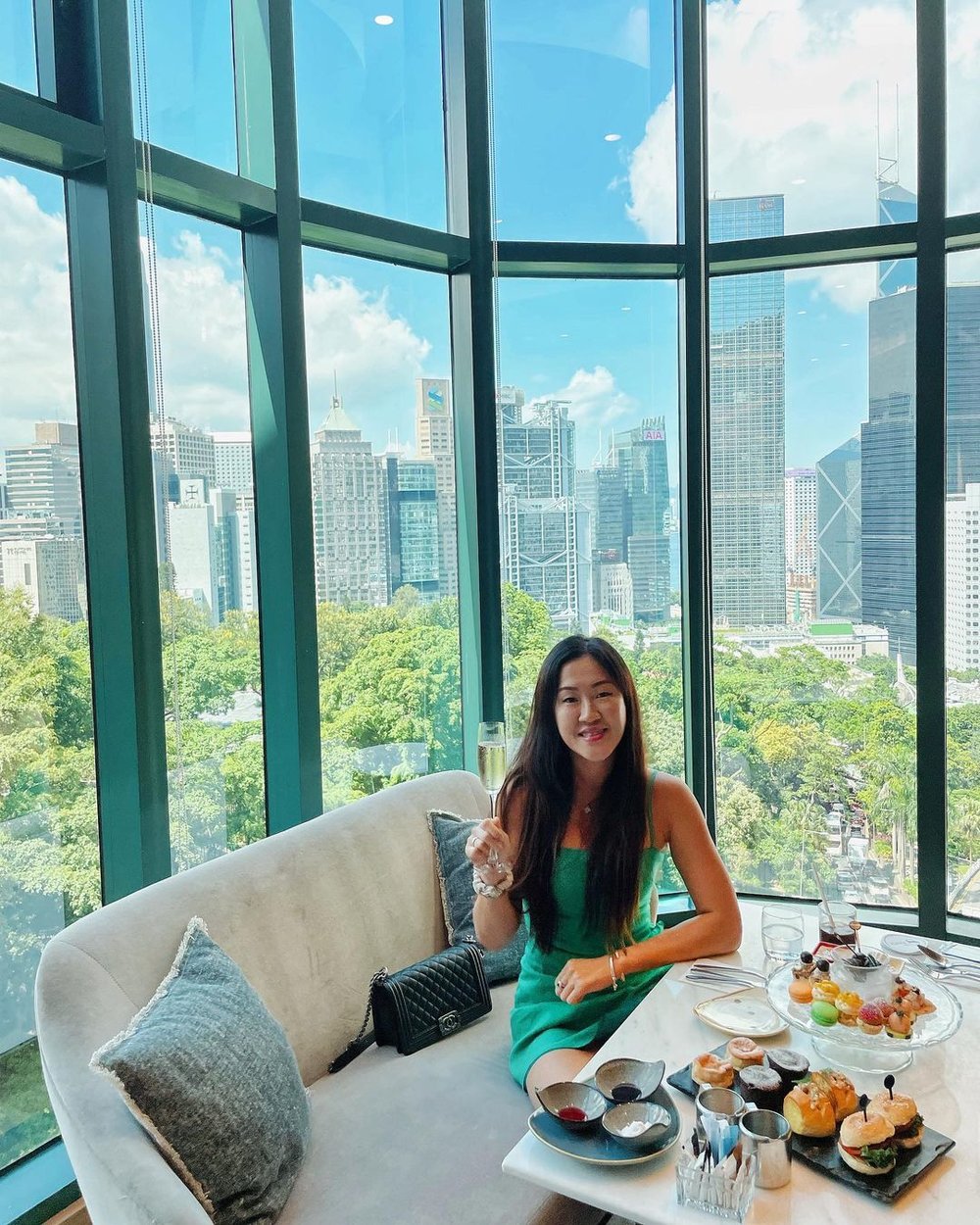 酒店本身亦有餐廳，景觀一流，不妨以住宿優惠送的餐飲券來用餐打卡 (Instagram @gutakesworld)