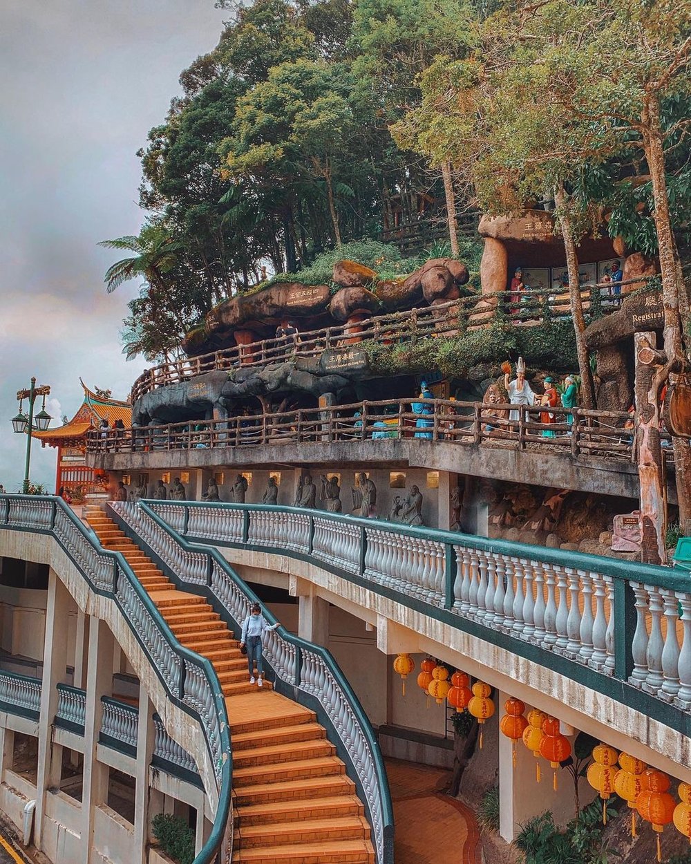 Chin Swee Caves Temple beautiful Buddhist temple in Genting Highlands