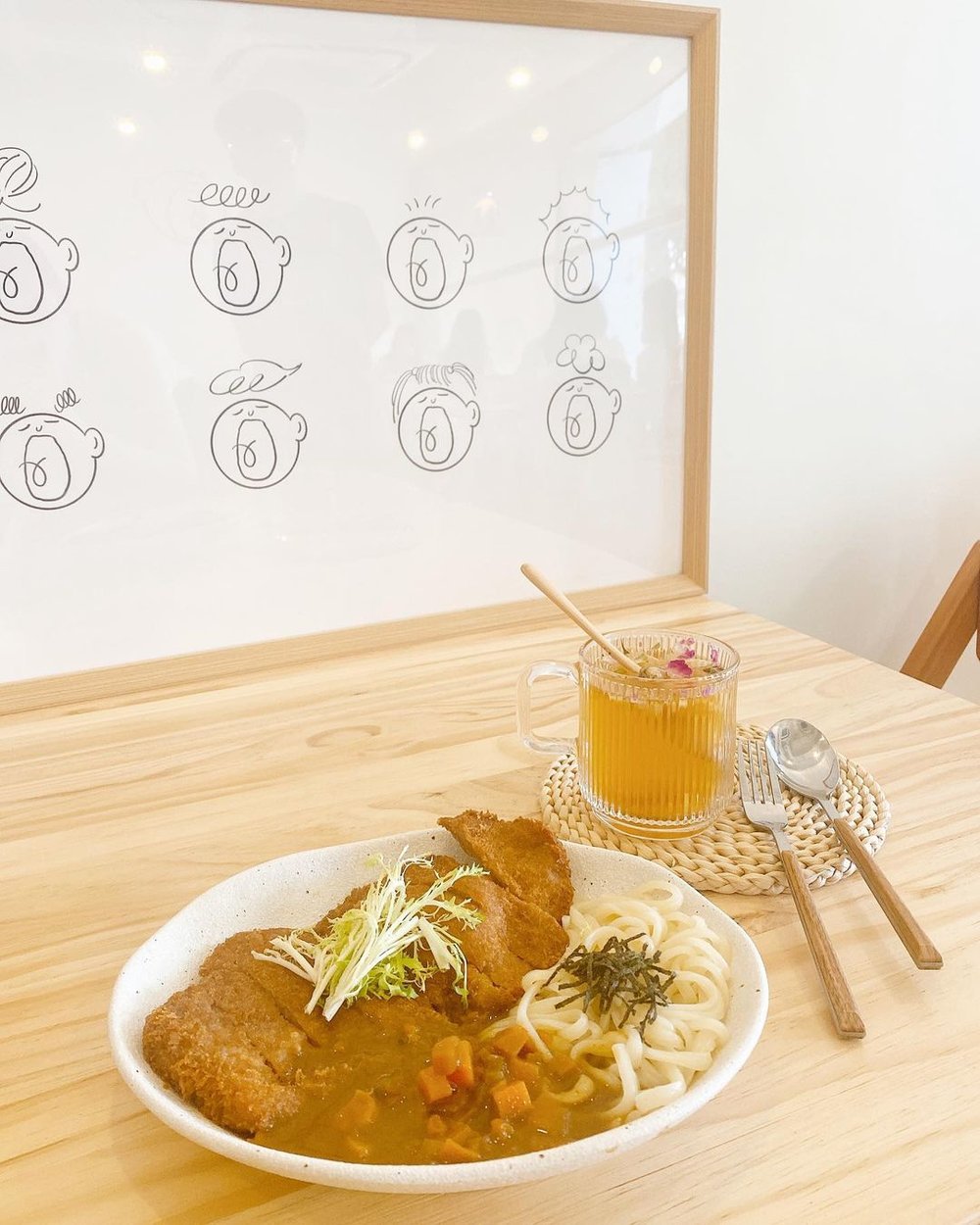 蛋糕和飲品精美，另外亦有提供麵食、Bagel等鹹點。（Instagram @haa1him3）