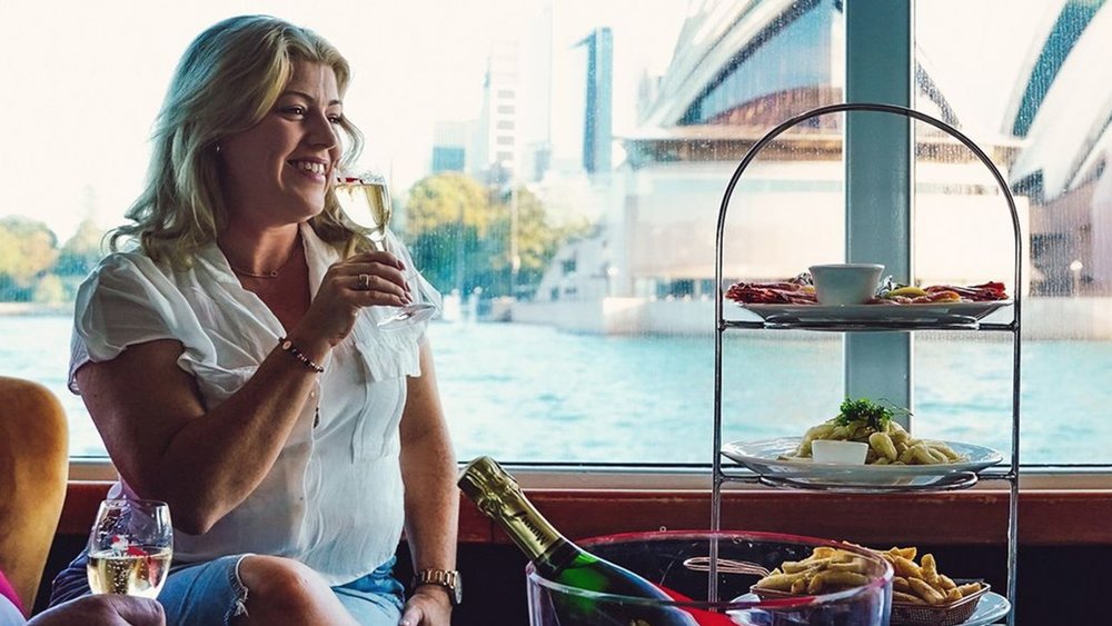 Have a birthday blowout with friends and fam on this lunch cruise! Image credits @captaincookcruises on Instagram