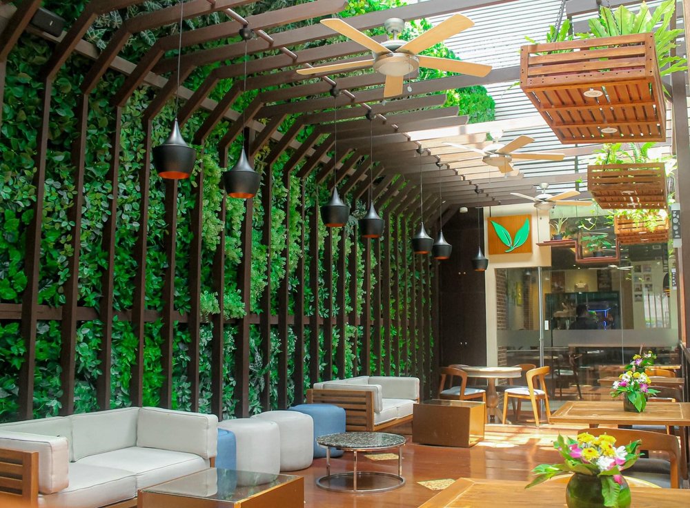 alfreso dining at garden cafe at manila ocean park