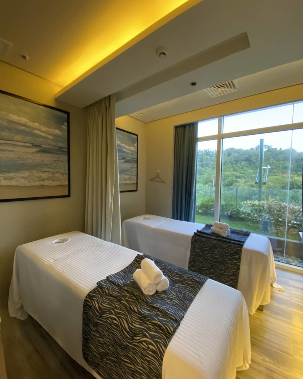 two massage beds at belmont hotel boracay spa