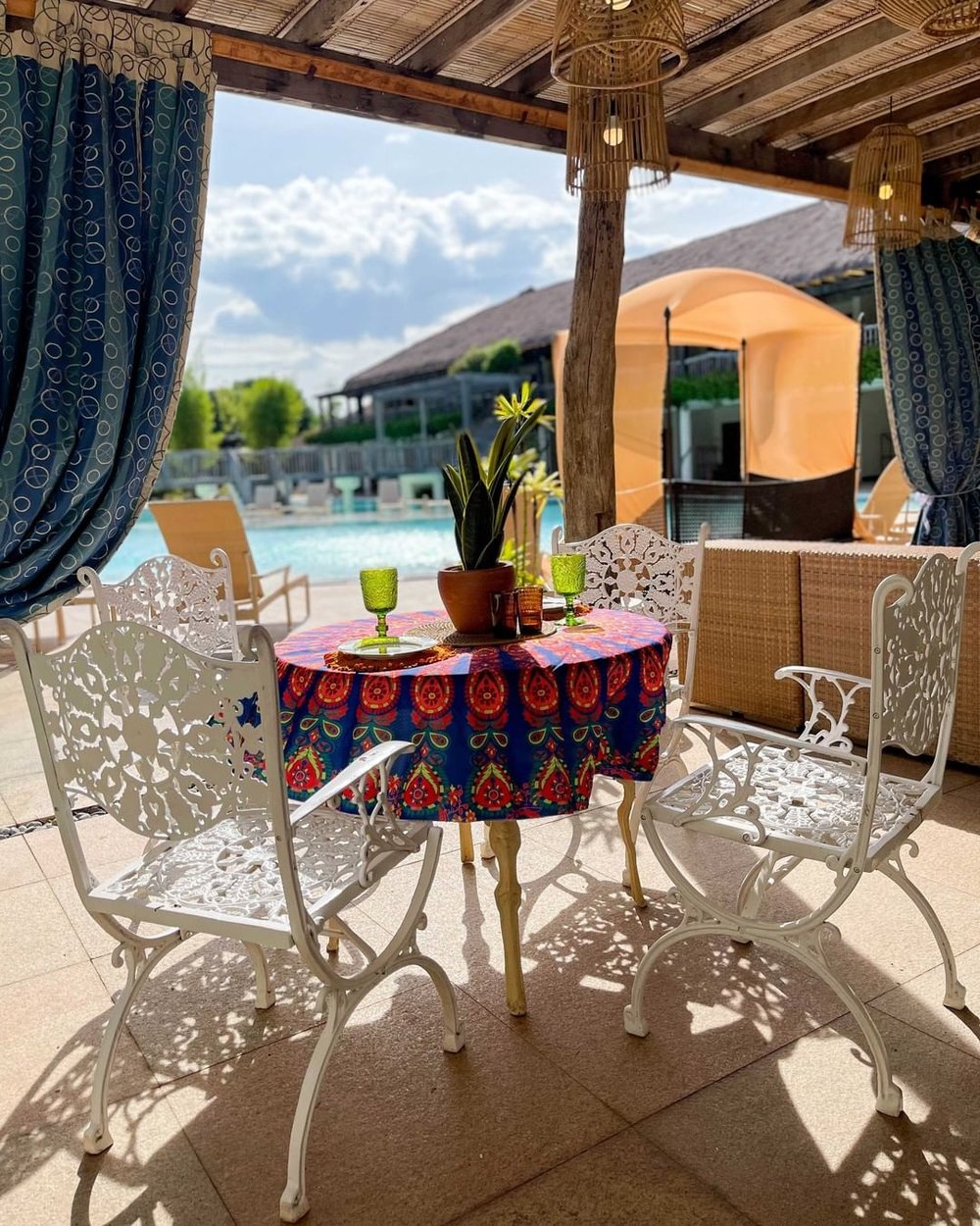 outdoor dining table and chairs at bluewater panglao