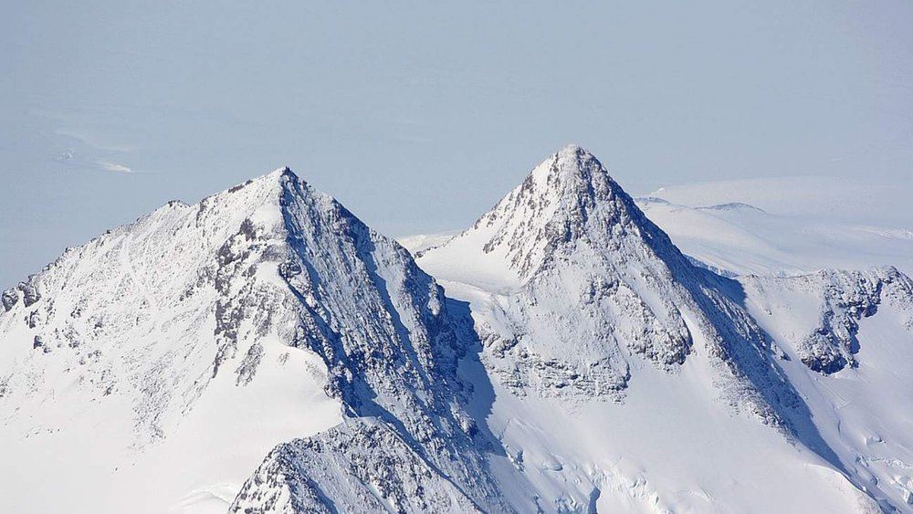 Live it up and fly across scenic Antarctica!