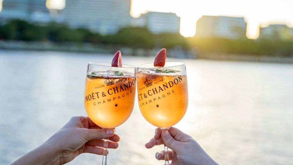 Visit Brisbane’s best cocktail bars and cruise along the river on this tour!