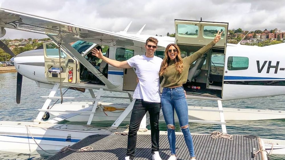 Have a couple’s photo op before boarding a Sydney seaplane. Image credits: @lady.lolas on Instagram