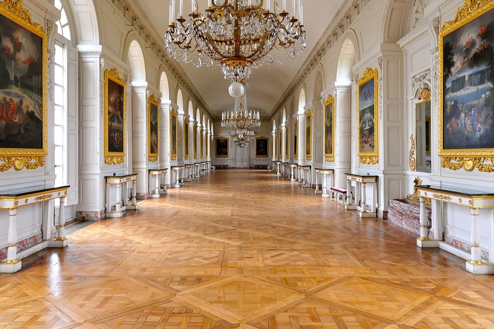 Take a stroll along the Château de Versailles