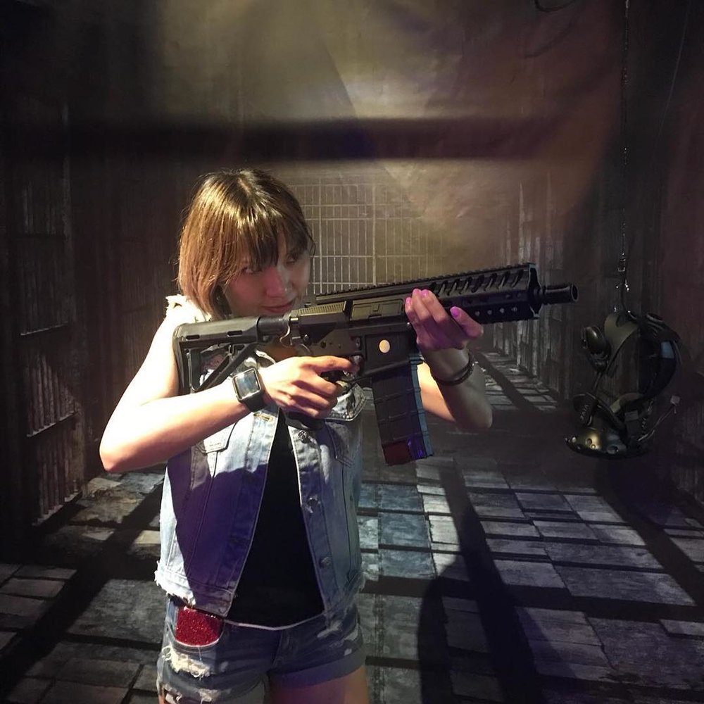 女機迷一樣與男友對戰。(Instagram @kellykelly_wong)