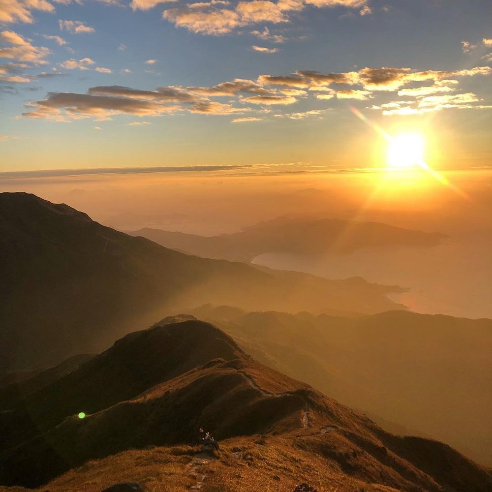 幸運遇上好天時,雲海和連綿的山甚為優美。(Instagram @ hollychu0817)