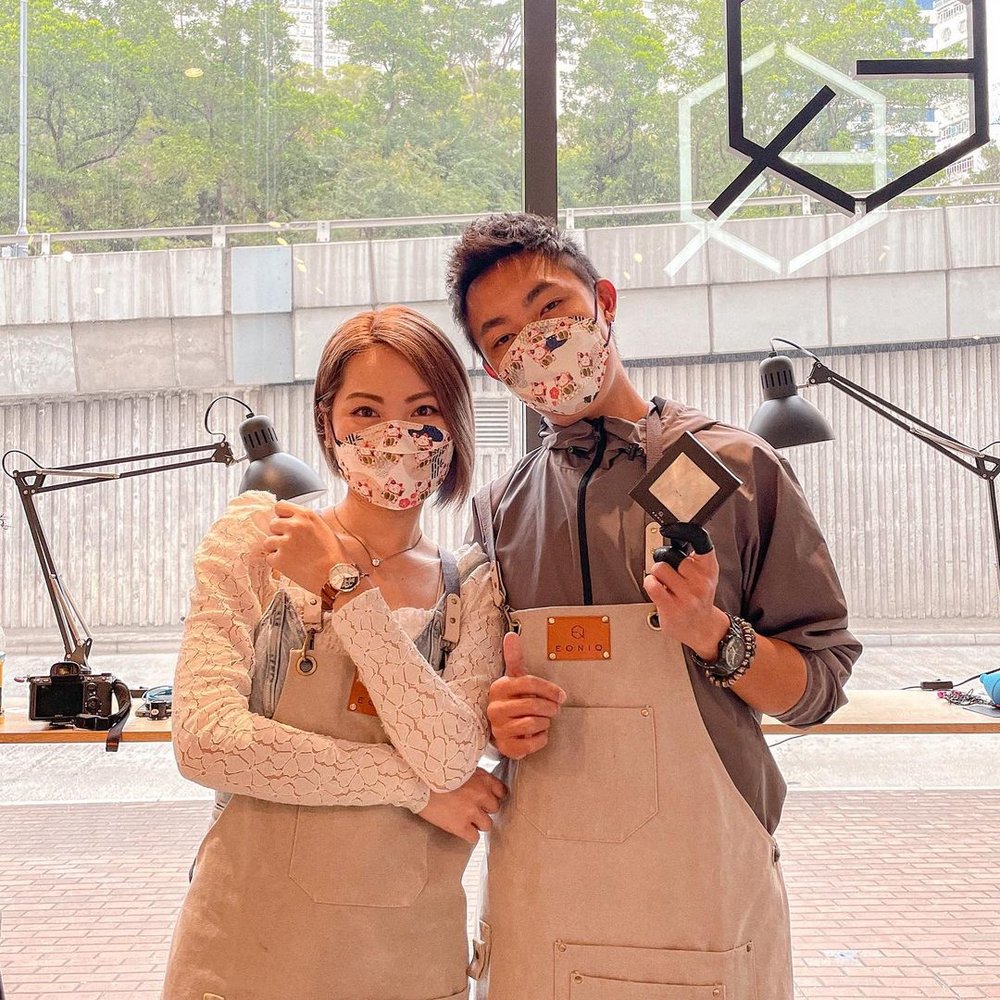 情侶檔製作情侶錶,是有錢都買不到的心思作品。(Instagram @larachingyu)