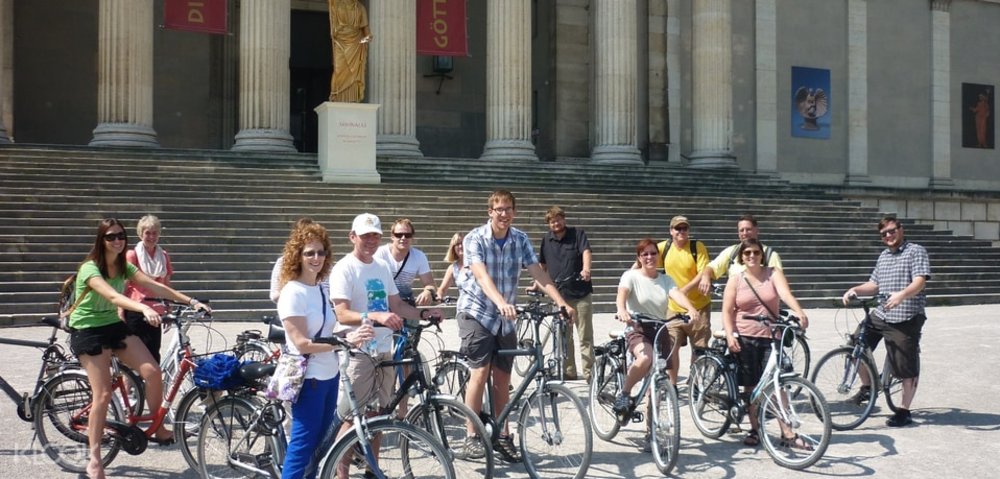 Join the pack and explore the city!