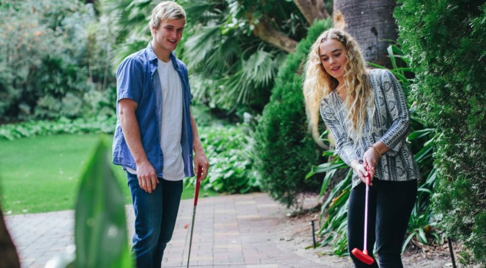 Golf, gardens, and obstacles—what could be better than that? Credit: @wanneroobotanicgardens]