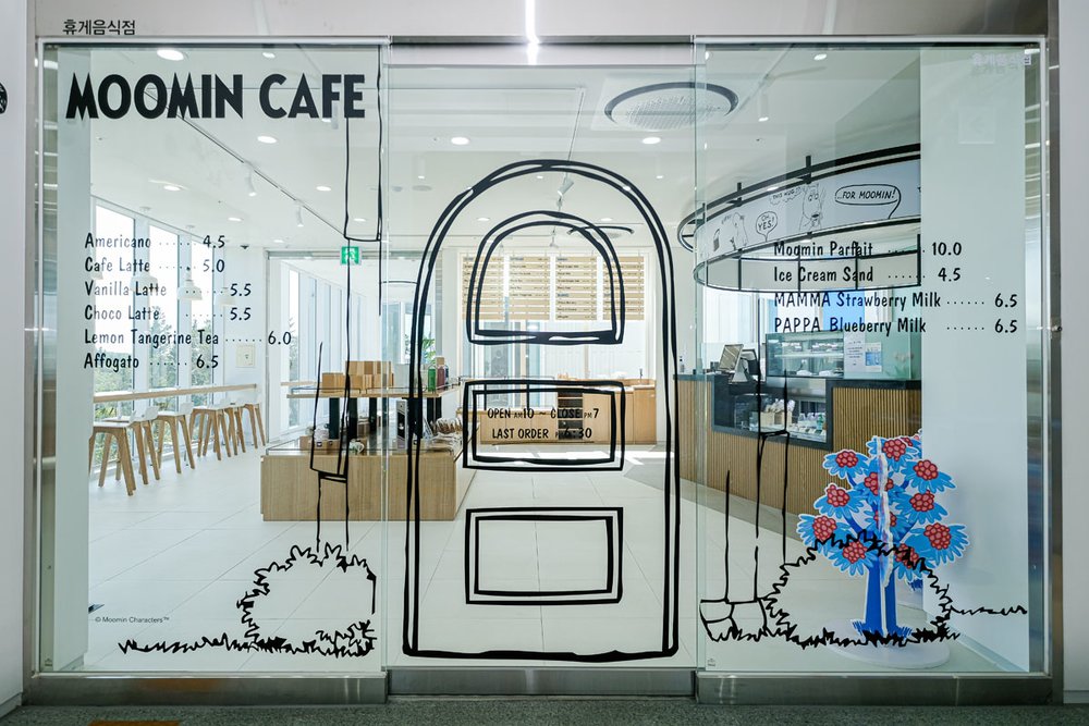 Indulge in blueberry goodness at Moomin Cafe. Image credits to Moomin Land Jeju