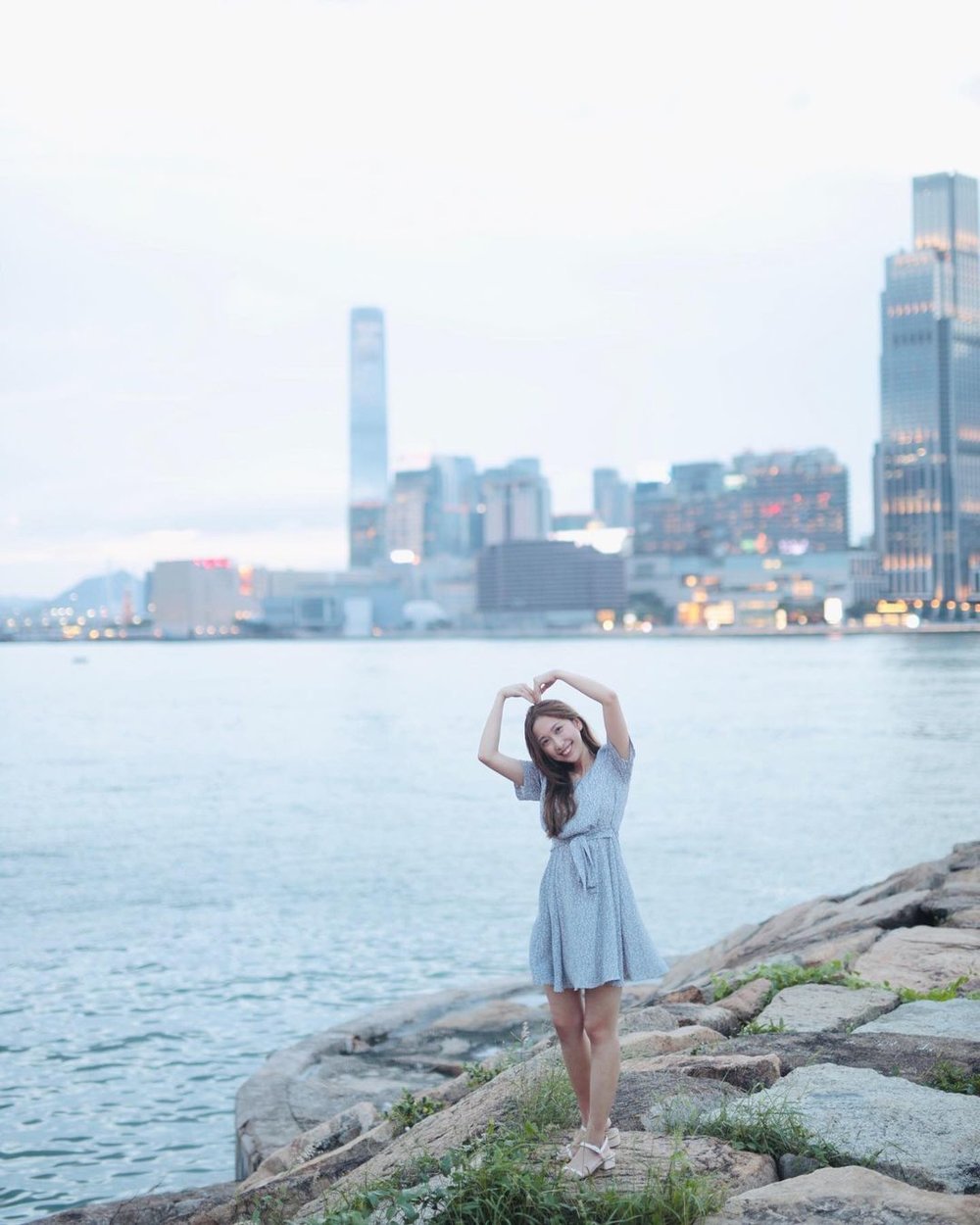 鬧市中亦可拍出閒適感。(Instagram @emily_0224)