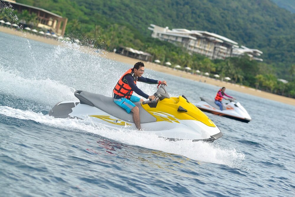 smiling boy on a jestki