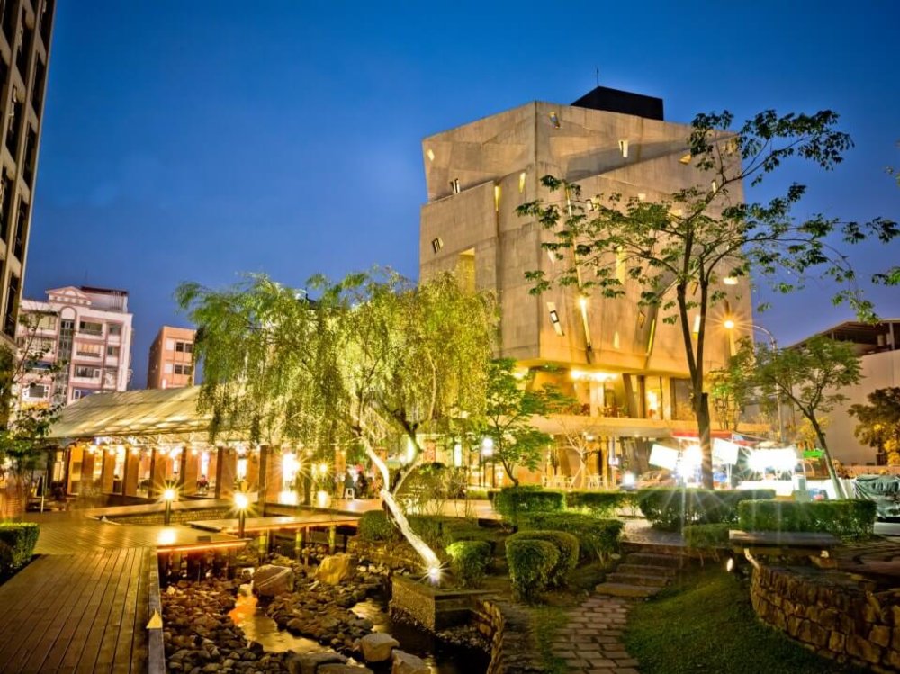 礁溪溫泉飯店：冒煙的石頭溫泉渡假旅館