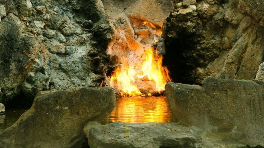 關子嶺周邊景點:水火同源