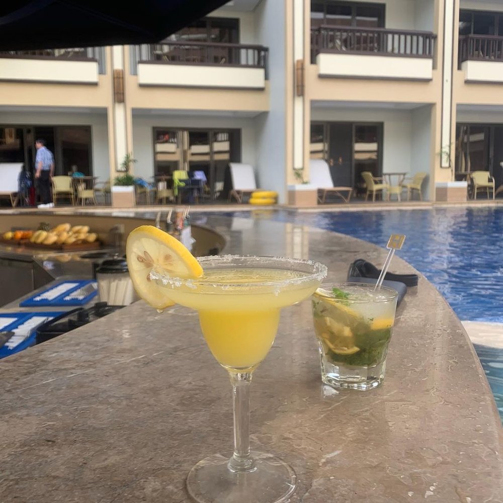 drink by the pool bar