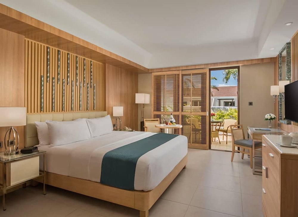 east deluxe hotel room