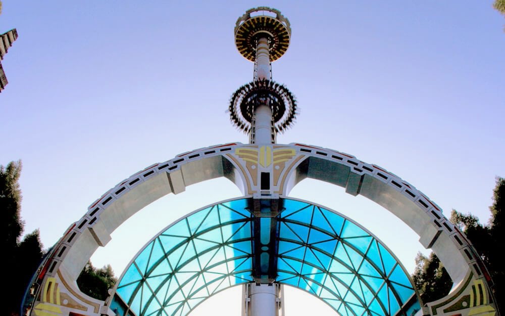 九族必玩設施:UFO自由落體