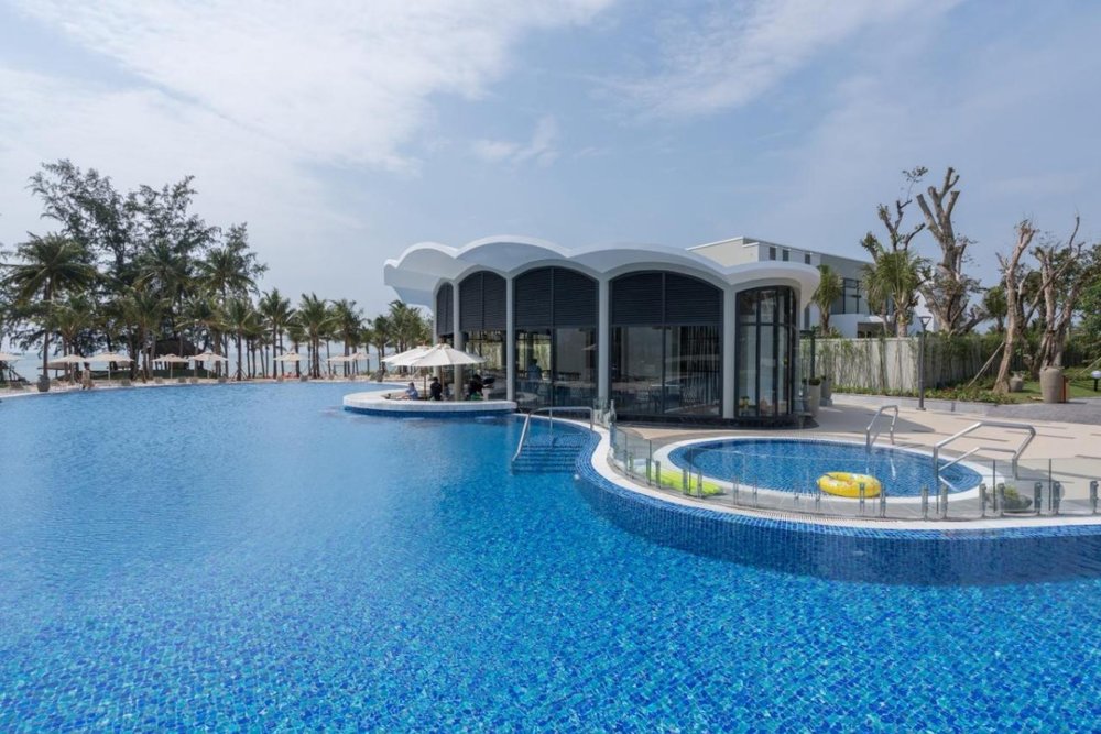 Hồ bơi Lagoon và Bãi biển riêng