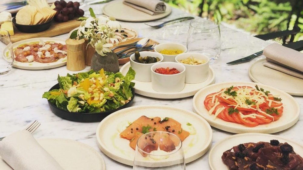 Lovely lunch spreads await you at The Long Apron. Image credits: @thelongapron