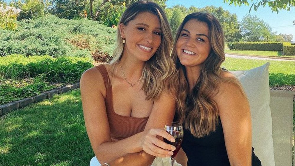 Wine and sunshine - the best way to celebrate the holidays. Image credit: @emilyannenash on Instagram