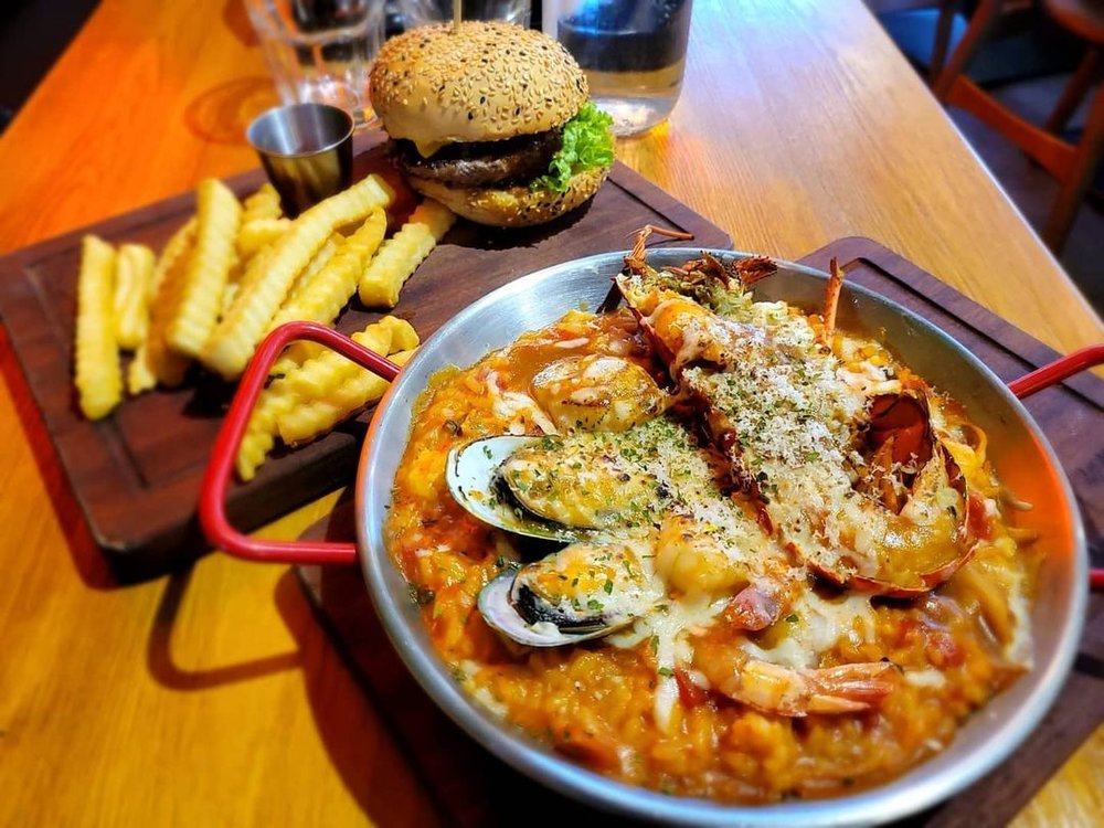 龍蝦海鮮意大利飯包括龍蝦、青口、帶子、蝦等,甚為豐富。(Instagram @foodie.carcar)