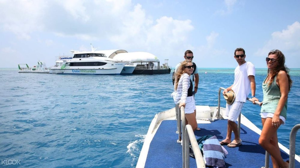 Forget all your stress and enjoy the sun, the sea, and the stars during reefsleep!