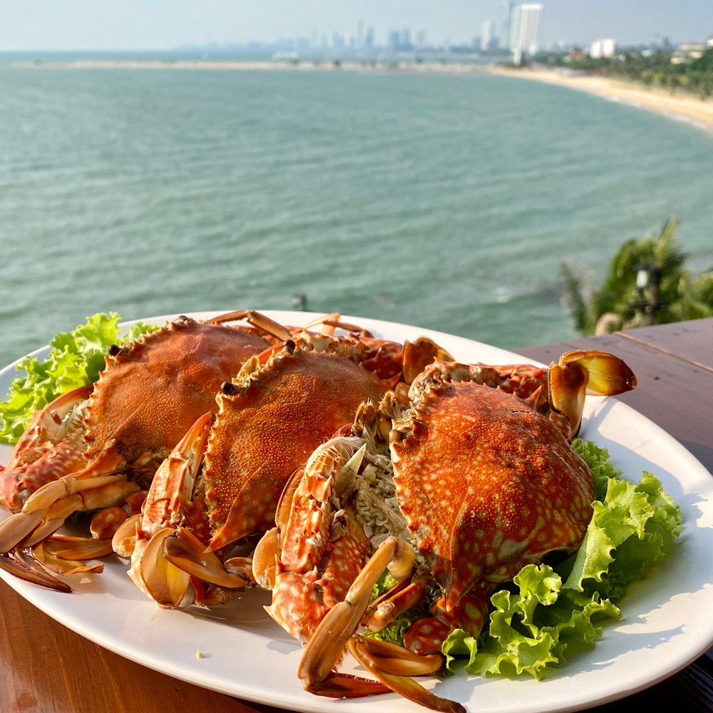 ริมผา ลาภิณ