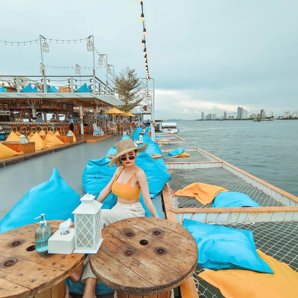 Tappia Floating Cafe Pattaya