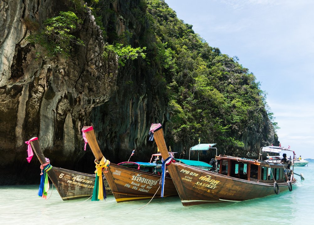 boat in phi phi island